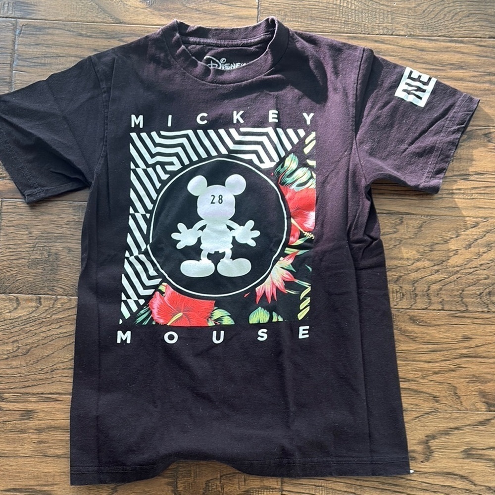 Neff Disney Mickey Mouse tshirt